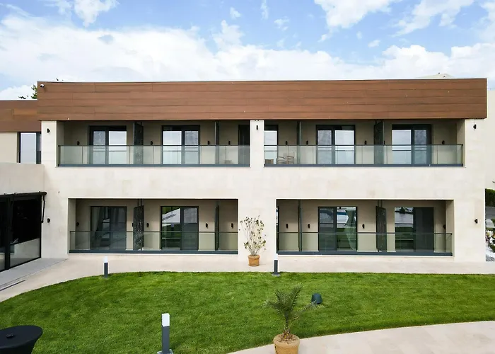 Belinda Hotel Mamaia Adults Only
